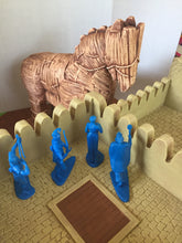 Load image into Gallery viewer, Trojan Horse Bundle - War at Troy Starter Set