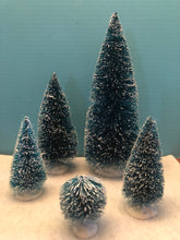 Load image into Gallery viewer, LOD Christmas Display Set