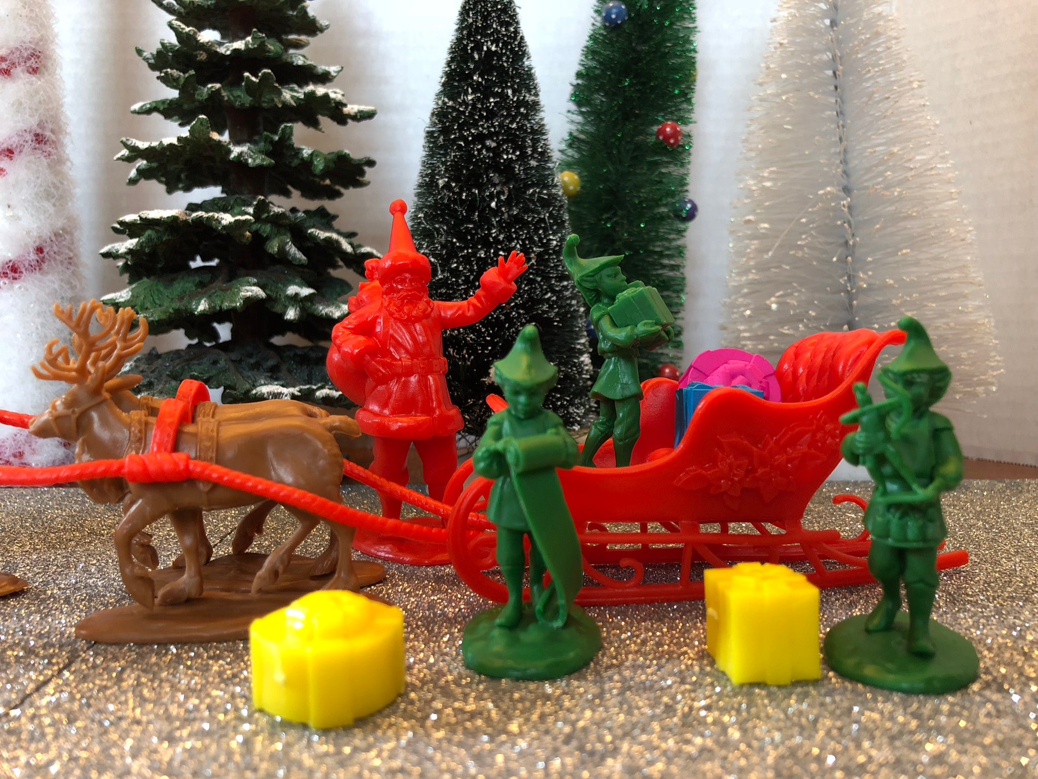 LOD008 (North Pole Set: Santa's Christmas Delivery) – LOD Toy Soldiers